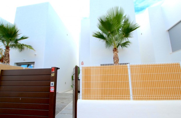 Revente - Detached House / Villa - La Marina