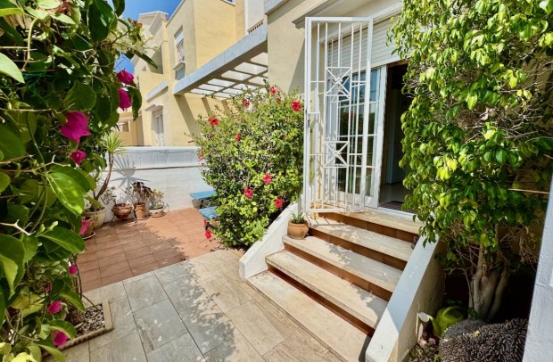 Revente - Detached House / Villa - Ciudad Quesada