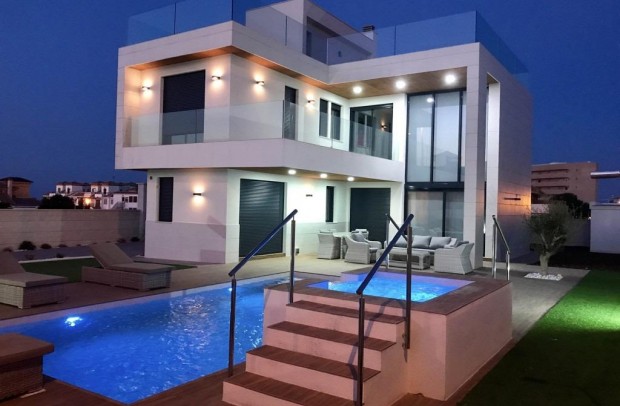 Nouvelle construction - Detached House / Villa - Orihuela Costa - Dehesa de campoamor