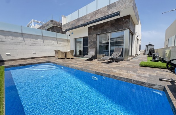 Reventa - Detached House / Villa - Villamartin - Villamartín