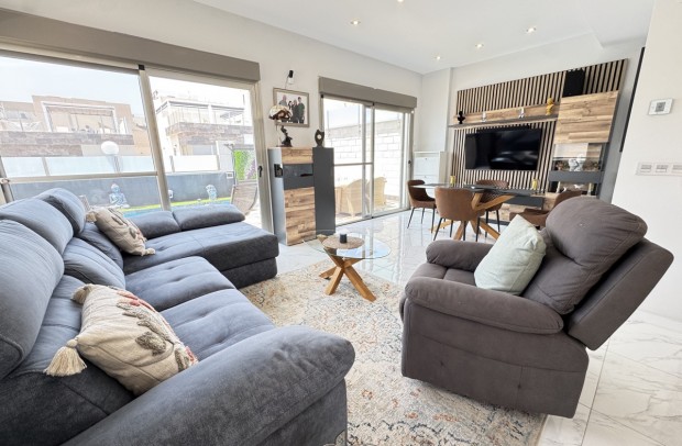 Reventa - Detached House / Villa - Villamartin - Villamartín