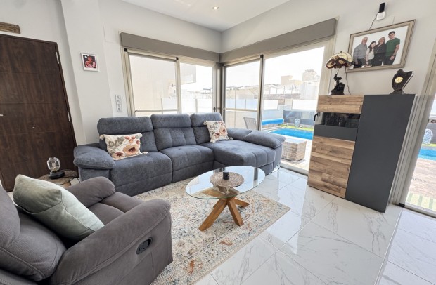 Reventa - Detached House / Villa - Villamartin - Villamartín