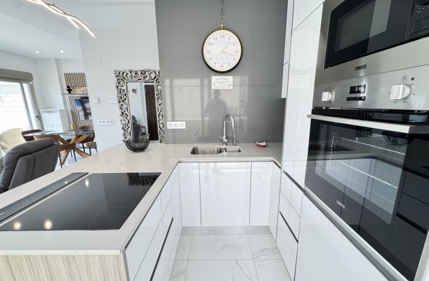 Reventa - Detached House / Villa - Villamartin - Villamartín