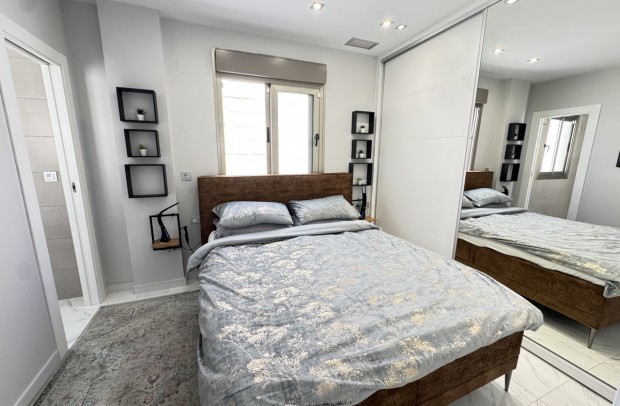 Reventa - Detached House / Villa - Villamartin - Villamartín