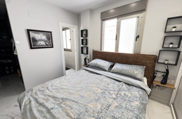 Reventa - Detached House / Villa - Villamartin - Villamartín