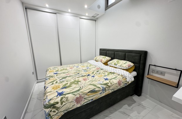 Reventa - Detached House / Villa - Villamartin - Villamartín