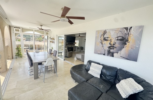 Resale - Detached House / Villa - San Miguel de Salinas