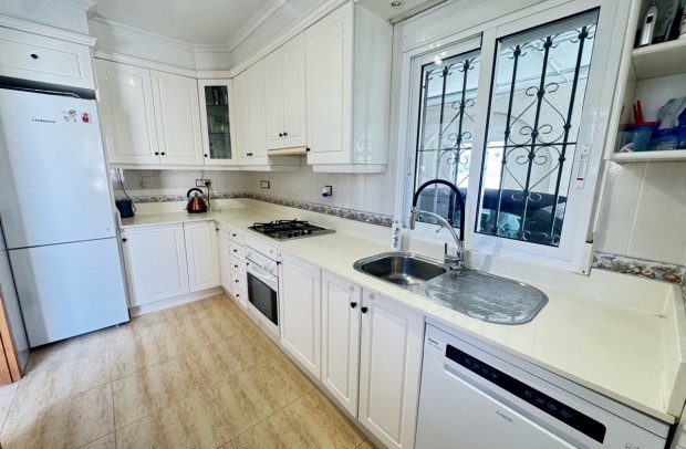 Resale - Detached House / Villa - San Miguel de Salinas