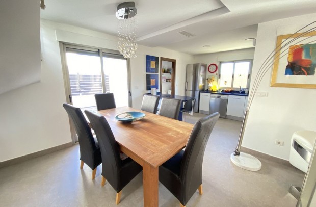 Resale - Detached House / Villa - Cox