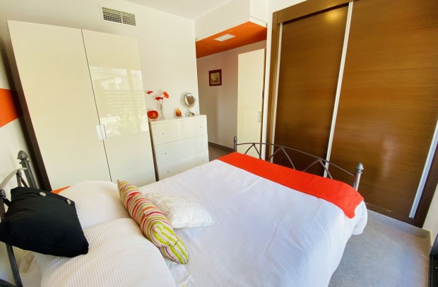 Resale - Detached House / Villa - Cox