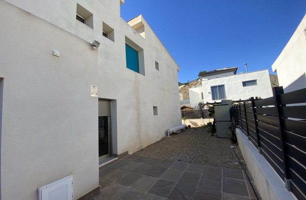 Resale - Detached House / Villa - Cox