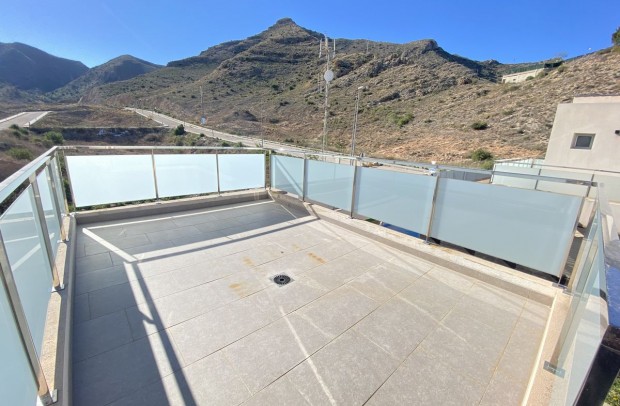 Resale - Detached House / Villa - Cox