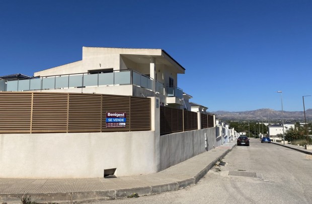 Resale - Detached House / Villa - Cox