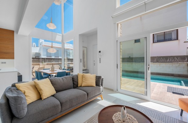 Resale - Detached House / Villa - Ciudad Quesada