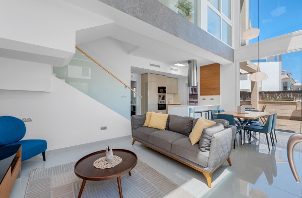 Resale - Detached House / Villa - Ciudad Quesada