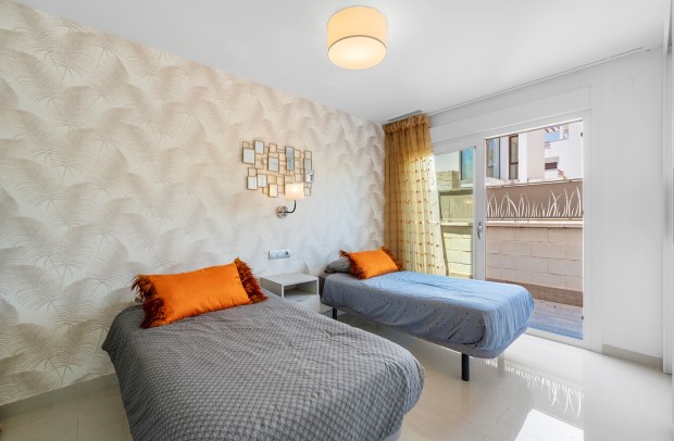 Resale - Detached House / Villa - Ciudad Quesada