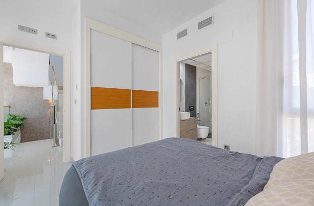 Resale - Detached House / Villa - Ciudad Quesada