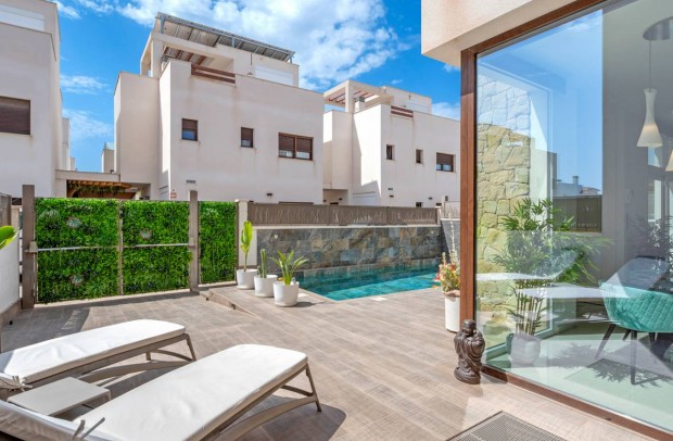 Resale - Detached House / Villa - Ciudad Quesada