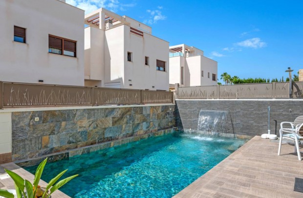 Resale - Detached House / Villa - Ciudad Quesada