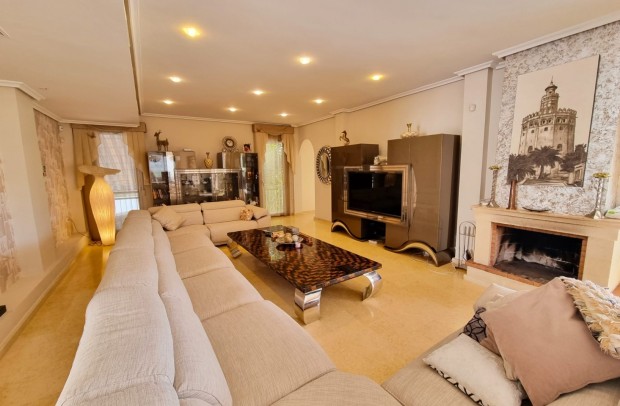 Resale - Detached House / Villa - Torrevieja - La Mata