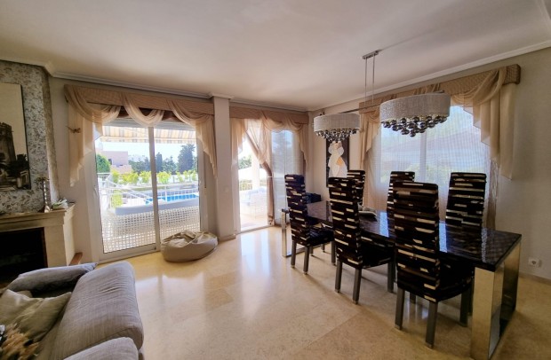 Resale - Detached House / Villa - Torrevieja - La Mata