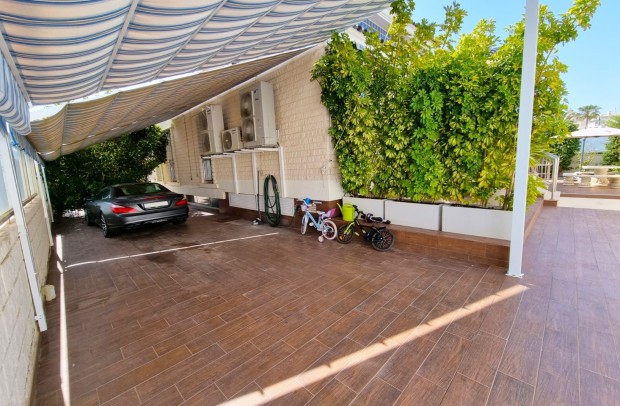 Resale - Detached House / Villa - Torrevieja - La Mata