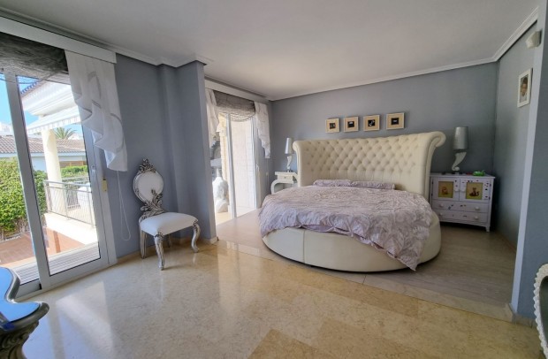 Resale - Detached House / Villa - Torrevieja - La Mata