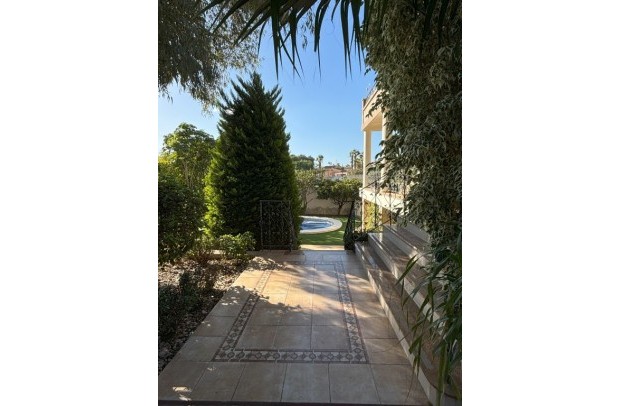 Revente - Villa Detached - Ciudad Quesada