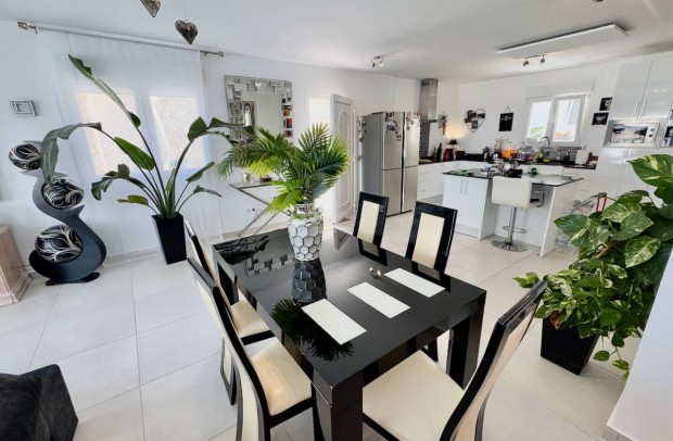 Revente - Detached House / Villa - Ciudad Quesada