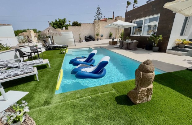 Revente - Detached House / Villa - Ciudad Quesada