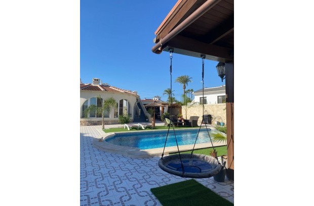 Resale - Villa / Detached - Ciudad Quesada - Quesada Center