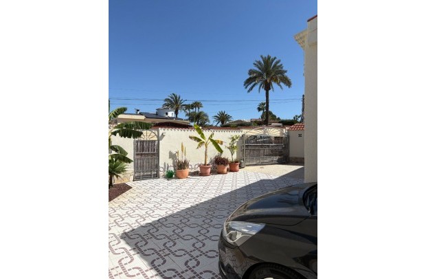 Resale - Villa / Detached - Ciudad Quesada - Quesada Center