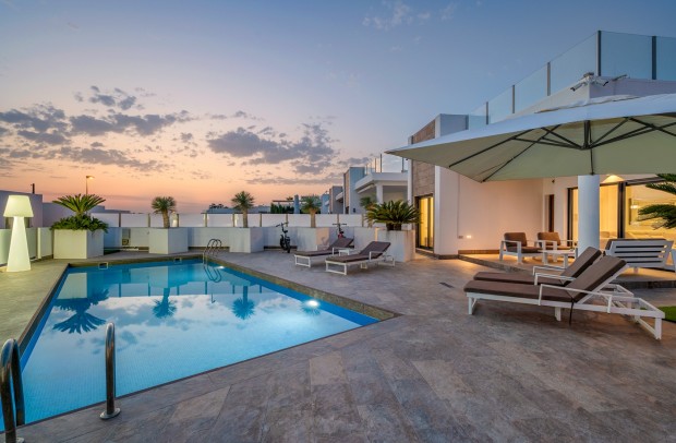 Resale - Detached House / Villa - Orihuela Costa - Villamartín