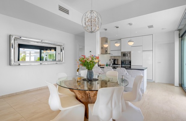 Resale - Detached House / Villa - Orihuela Costa - Villamartín