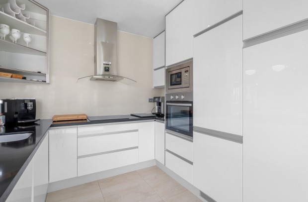 Resale - Detached House / Villa - Orihuela Costa - Villamartín