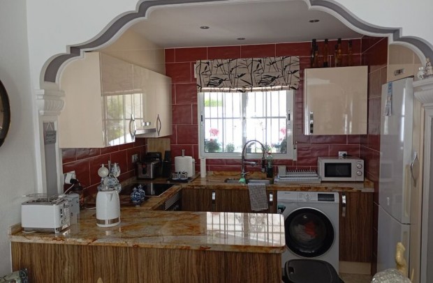 Revente - Detached House / Villa - Villamartin - Villamartín