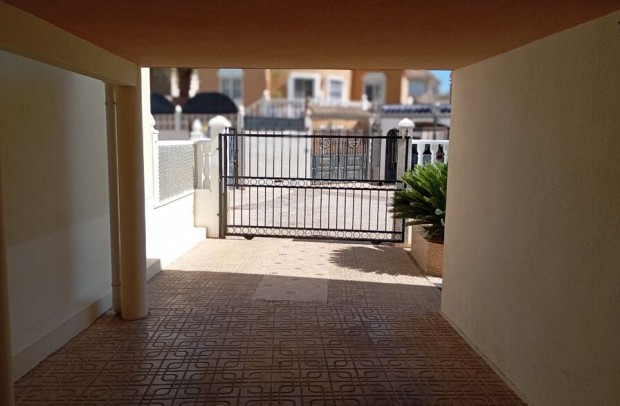 Revente - Detached House / Villa - Villamartin - Villamartín