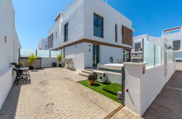 Resale - Detached House / Villa - Orihuela Costa - Villamartín