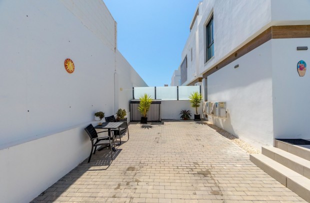 Resale - Detached House / Villa - Orihuela Costa - Villamartín