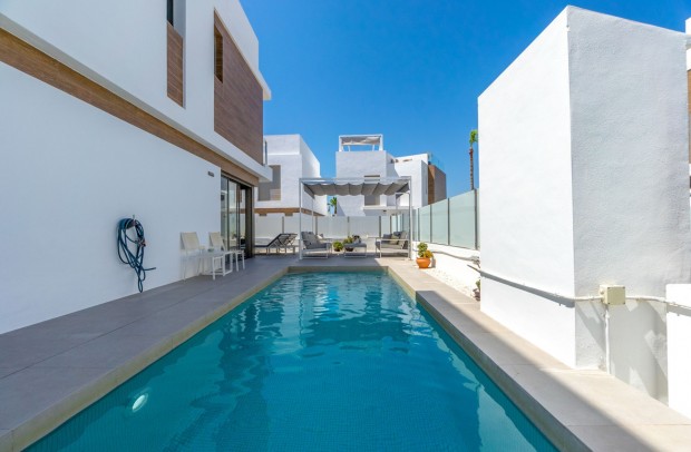 Resale - Detached House / Villa - Orihuela Costa - Villamartín