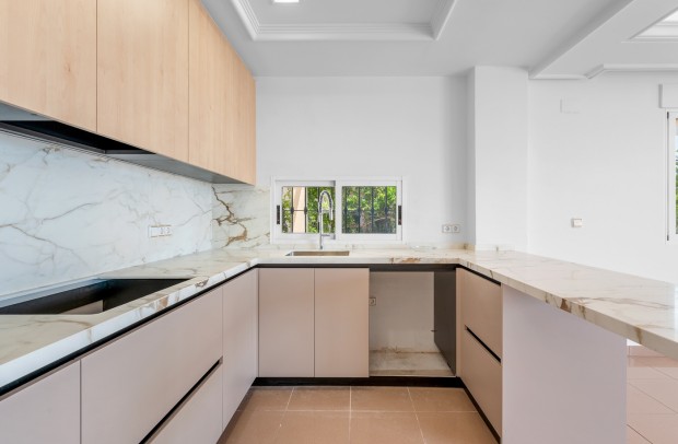 Resale - Villa Detached - Torrevieja