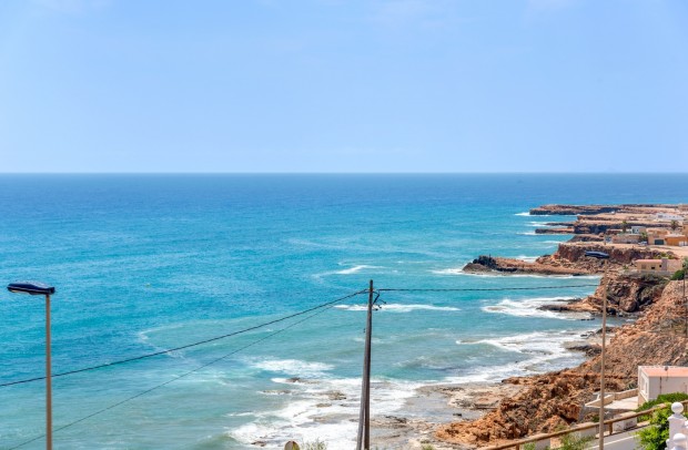 Resale - Villa Detached - Torrevieja