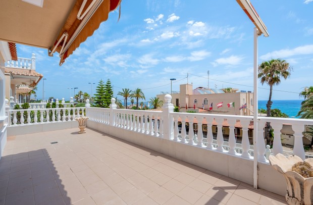 Resale - Villa Detached - Torrevieja