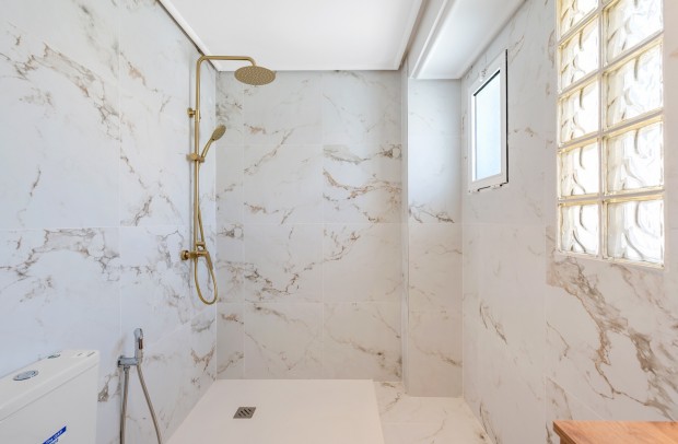 Resale - Villa Detached - Torrevieja