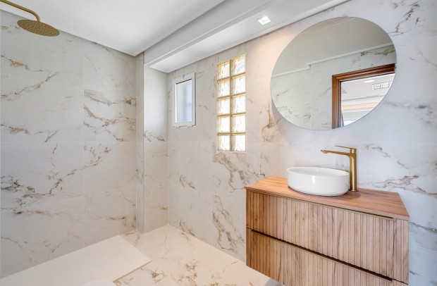 Resale - Villa Detached - Torrevieja