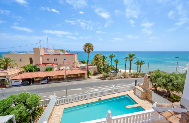 Resale - Villa Detached - Torrevieja