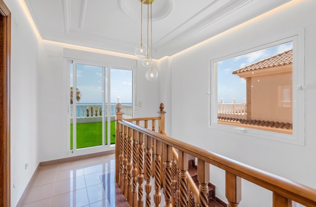 Resale - Villa Detached - Torrevieja