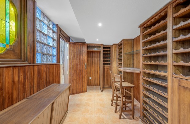 Resale - Villa Detached - Torrevieja