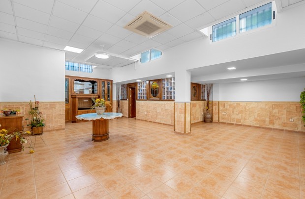 Resale - Villa Detached - Torrevieja