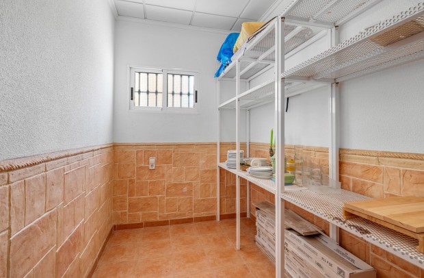 Resale - Villa Detached - Torrevieja